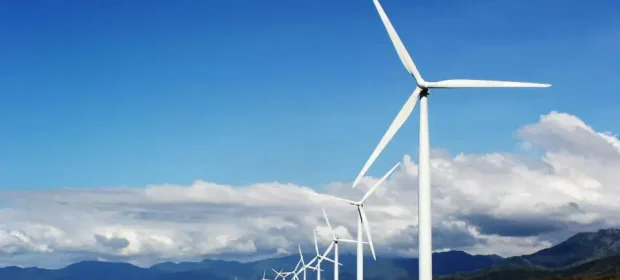 China accelerates lead over US in clean energy