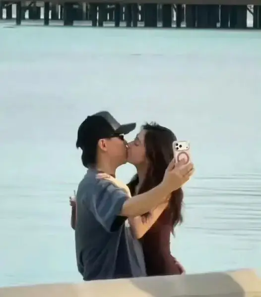 Hu Yanbin and Yi Mengling’s romance2