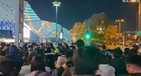 Consumers are cutting back in China2