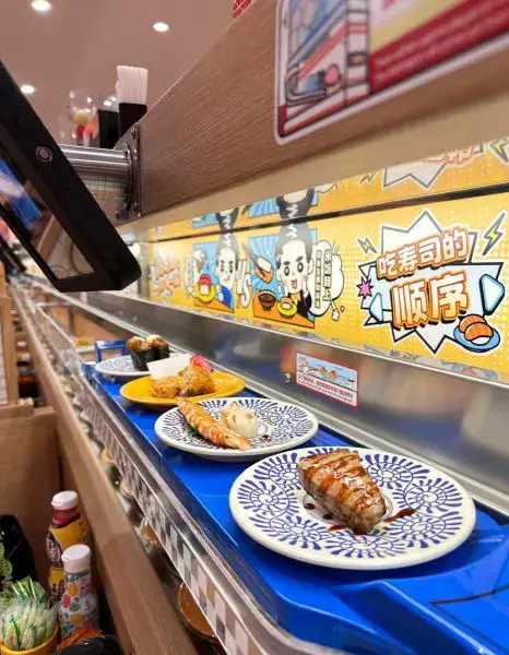 Dining queue of 3200 causes chaos2